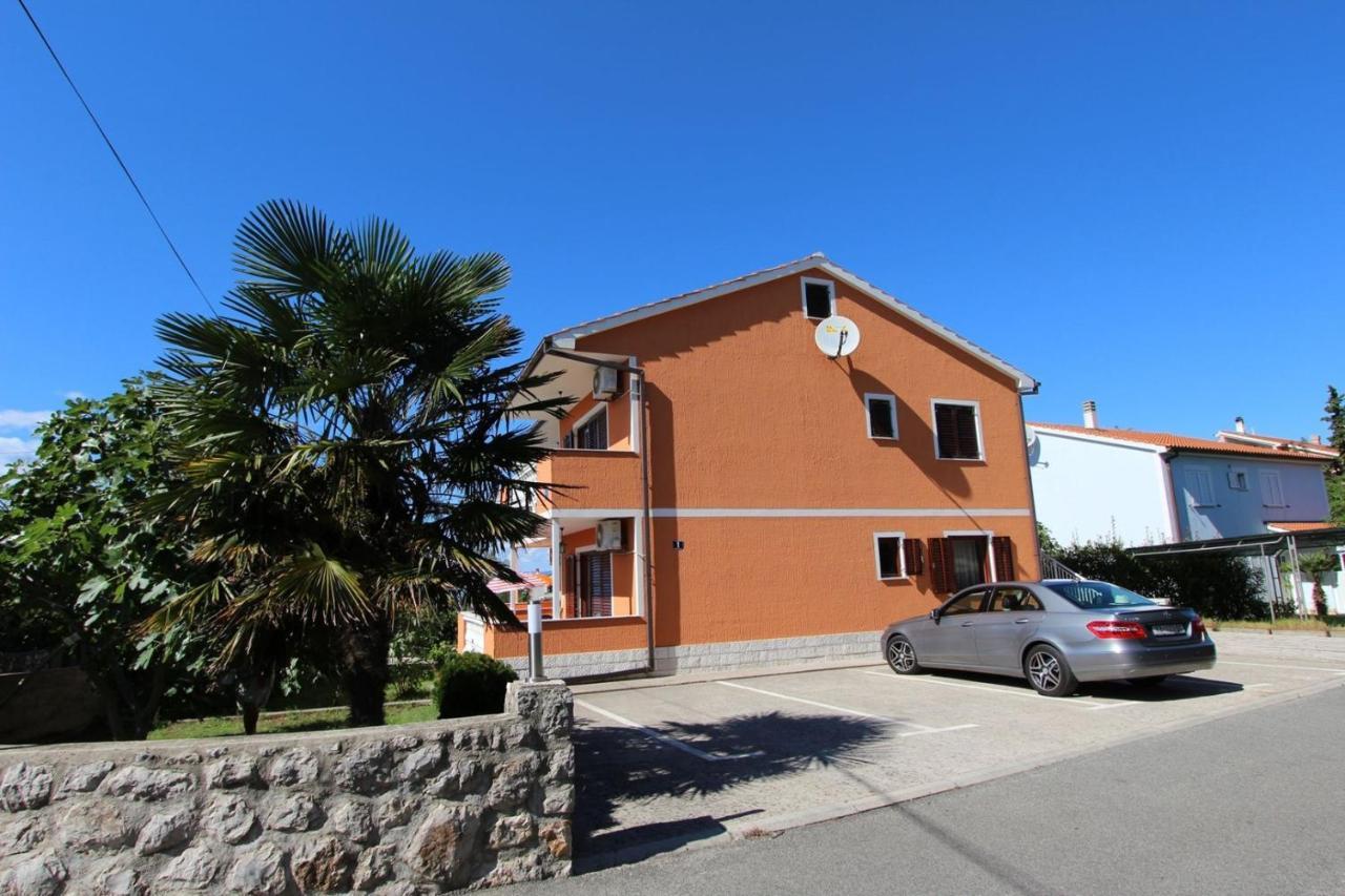 Apartments Miko Malinska Exterior photo