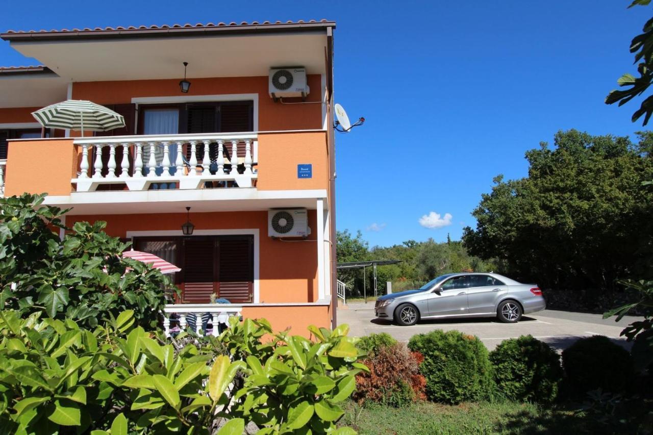 Apartments Miko Malinska Exterior photo