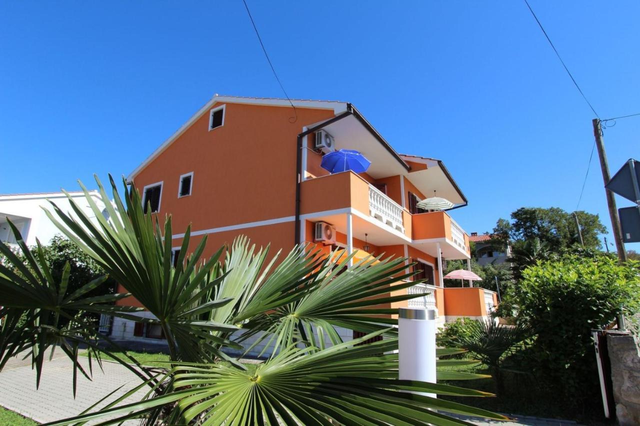Apartments Miko Malinska Exterior photo